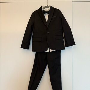 H&M Boys Tux Set Size 6